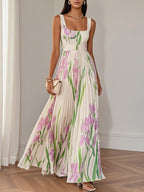 Maxi dress with pleated design and floral pattern sleeveless square neckline